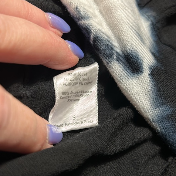 YOUNG FABULOUS AND BROKE TANK EUC - Picture 8 of 8